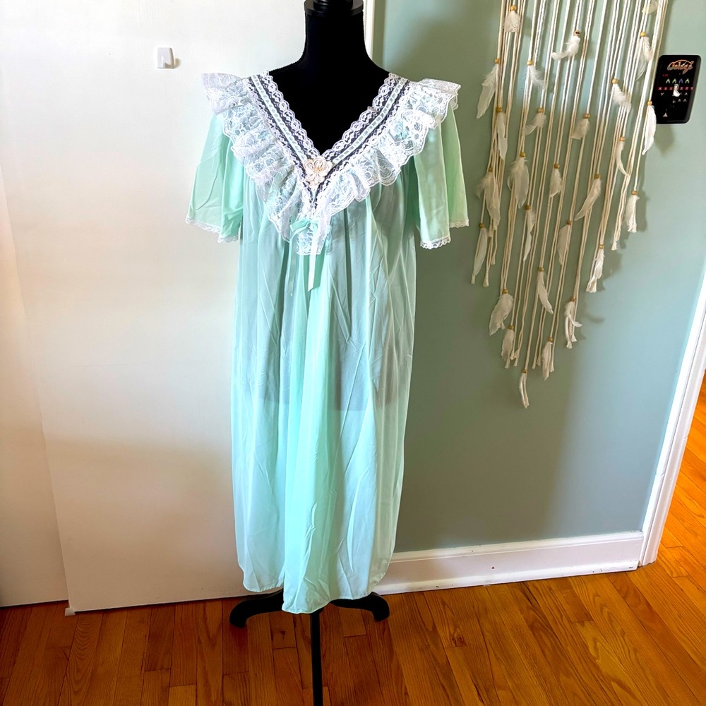 Vintage Sears Carriage Court Nightgown